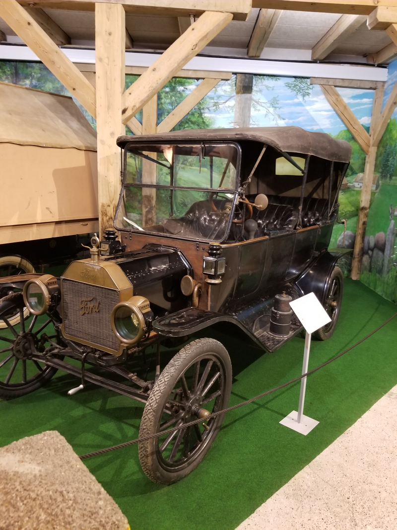 Illustration for article titled Egeskov Castle Automobile & Motorcycle Museum